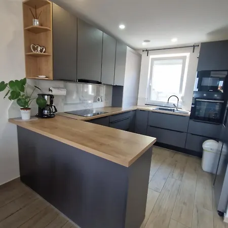 Apartman 5221-1 For 6 Pers In Abbázia